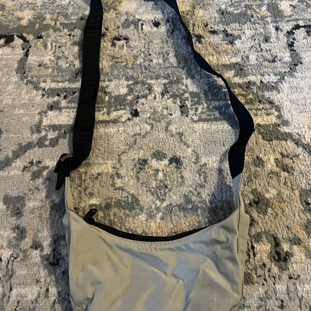 BAGGU Light Gray Crossbody with Black Strap